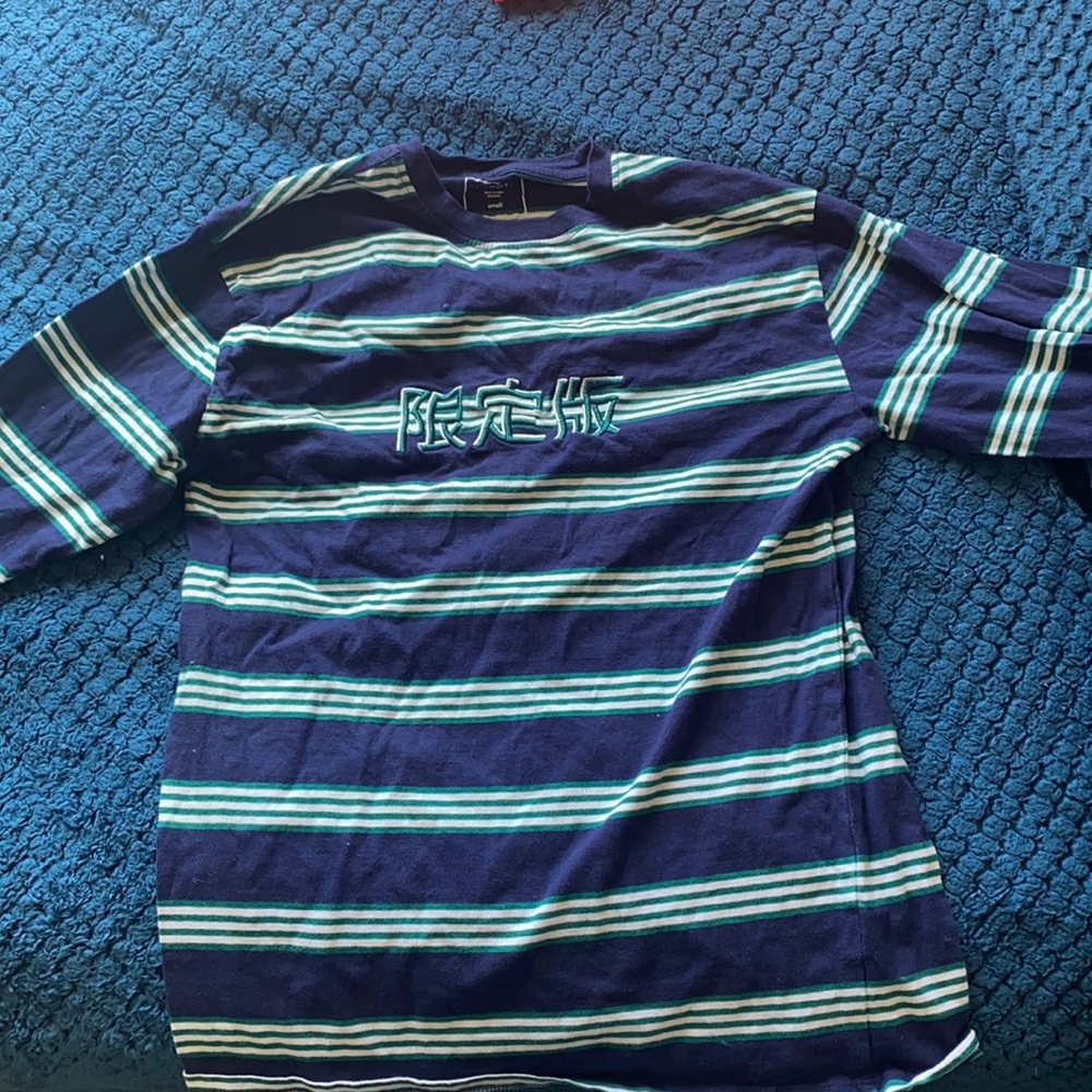 Blue Japanese text long sleeve tee small